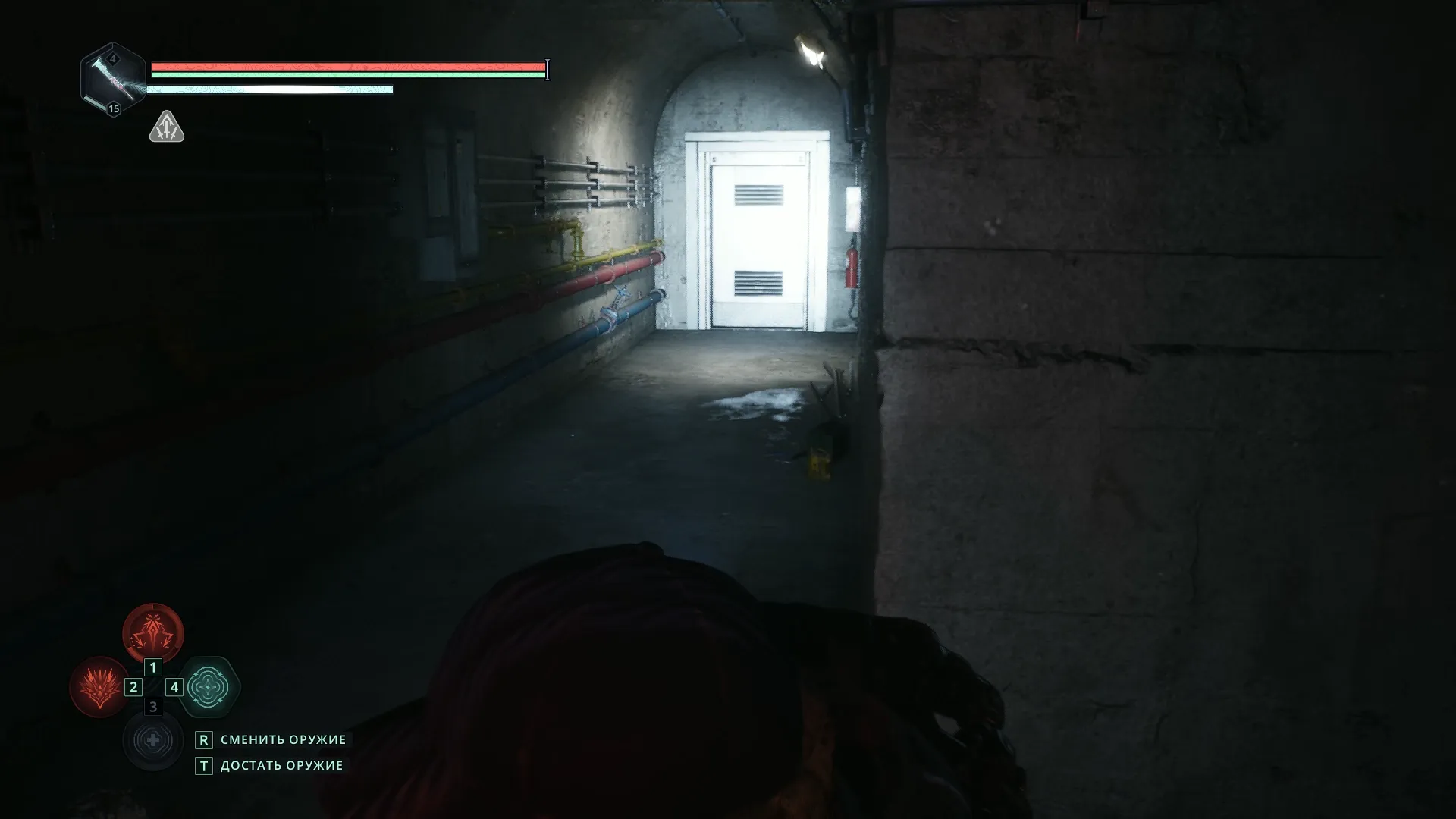 Противники в коридоре между дверями