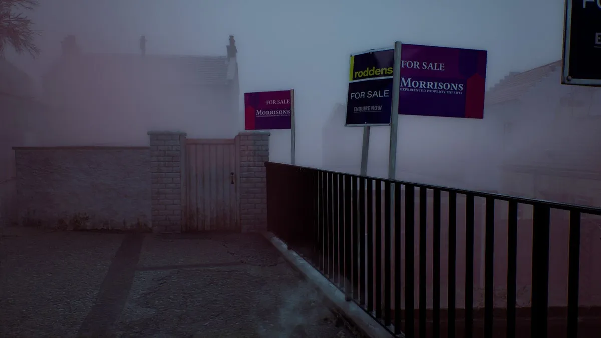 Саймон идёт по переулку, увешанному табличками о продаже, в Silent Hill: Townfall