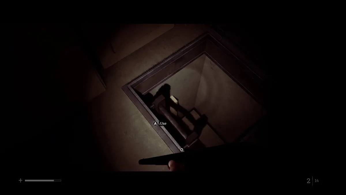 Ричард смотрит вниз на лестницу в Silent Hill Townfall