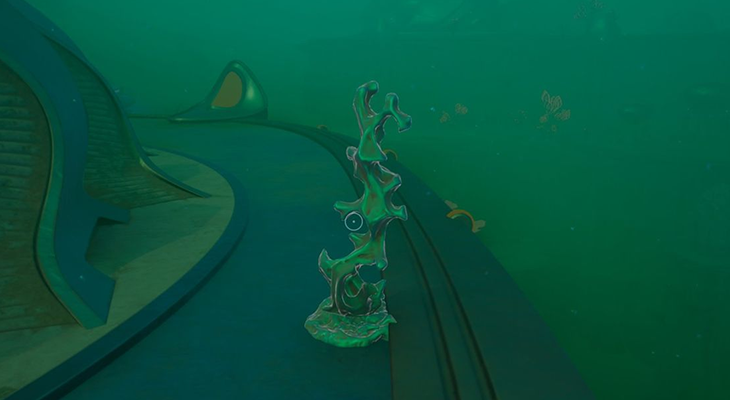 Светящаяся залежь проводящего кристалла в Subnautica 2