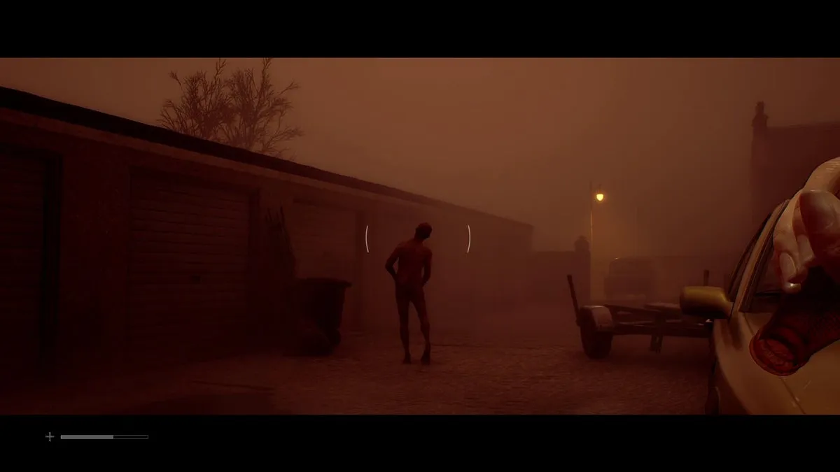 Зои бросает бутылку во врага в Silent Hill: Townfall