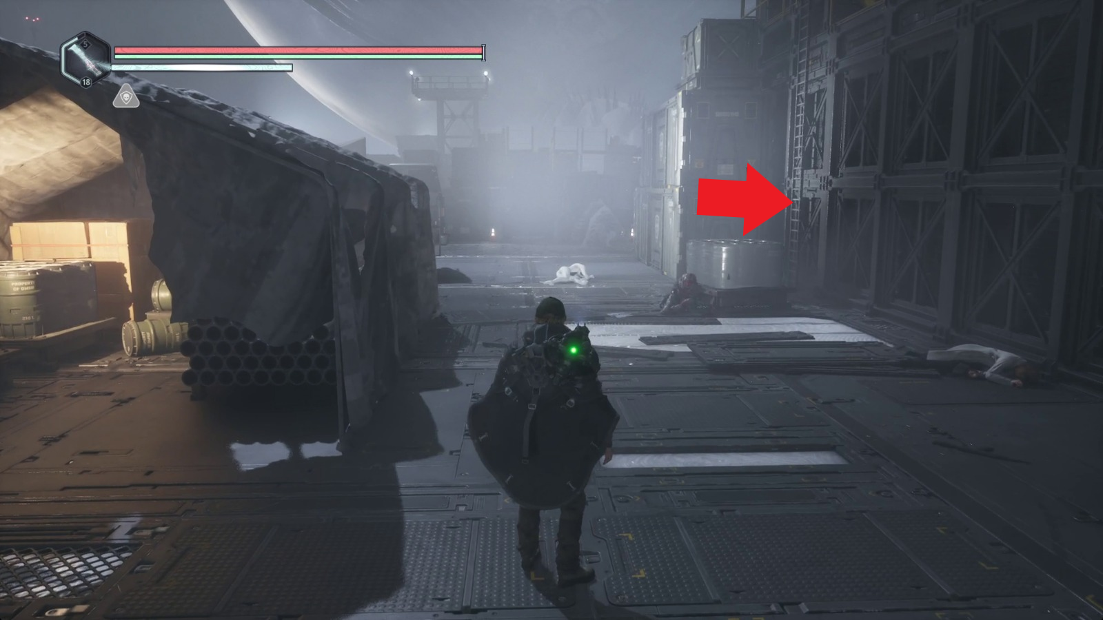 Переход к статуям на противоположной стене ангара