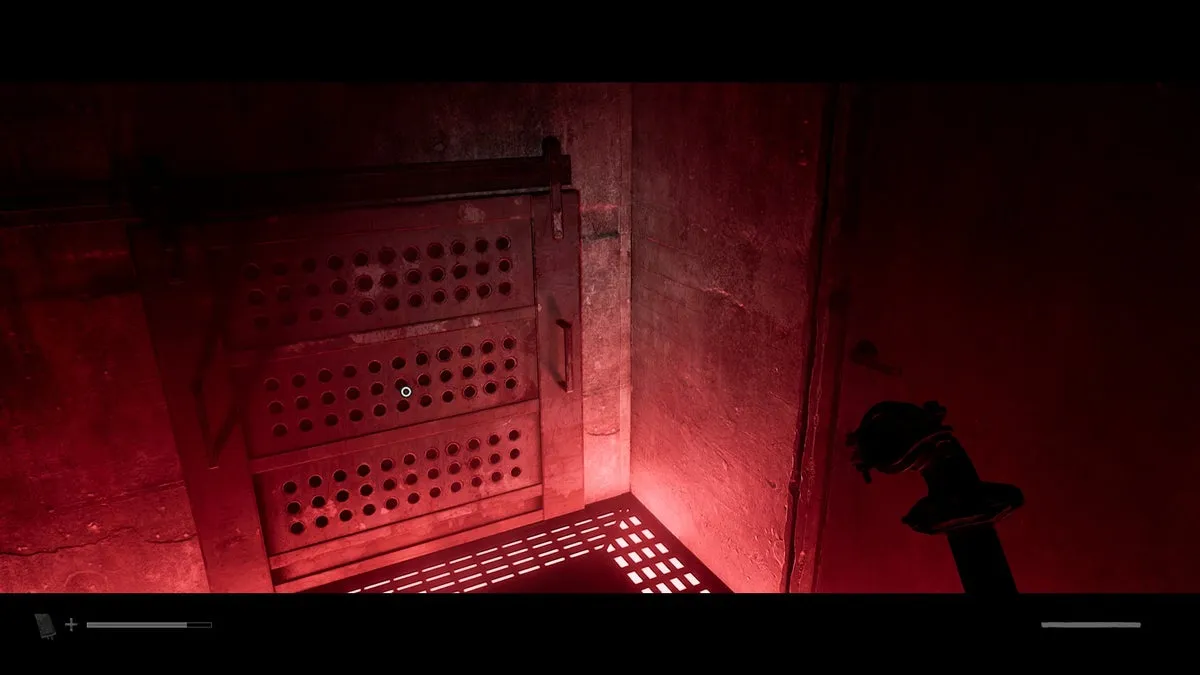 Саймон подходит к вентиляции в Silent Hill Townfall