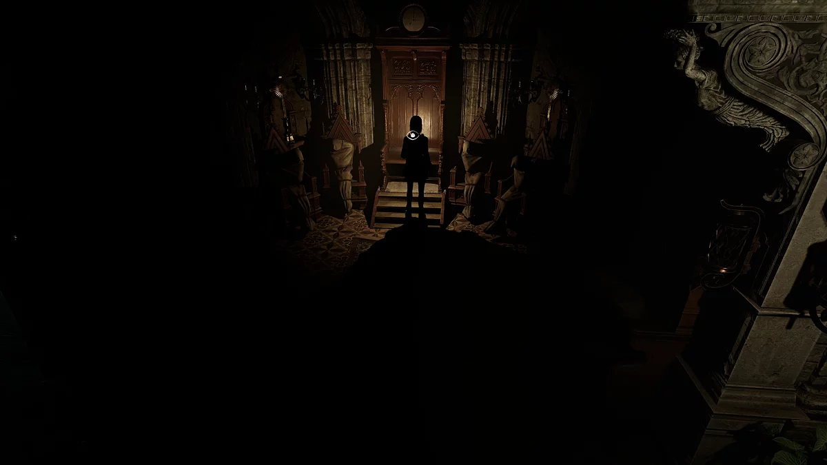 Зал Капитула с опрыскивателем в центре