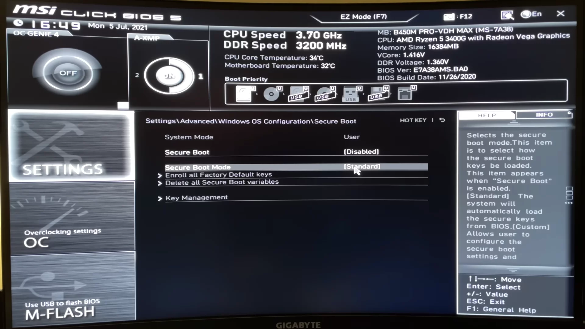 Пункт Secure Boot в разделе Boot настроек UEFI