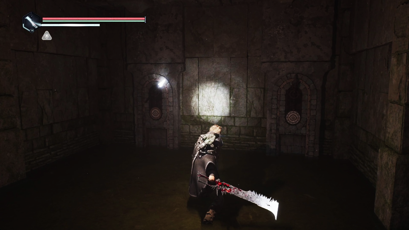 Факелы с символом глаза на стене