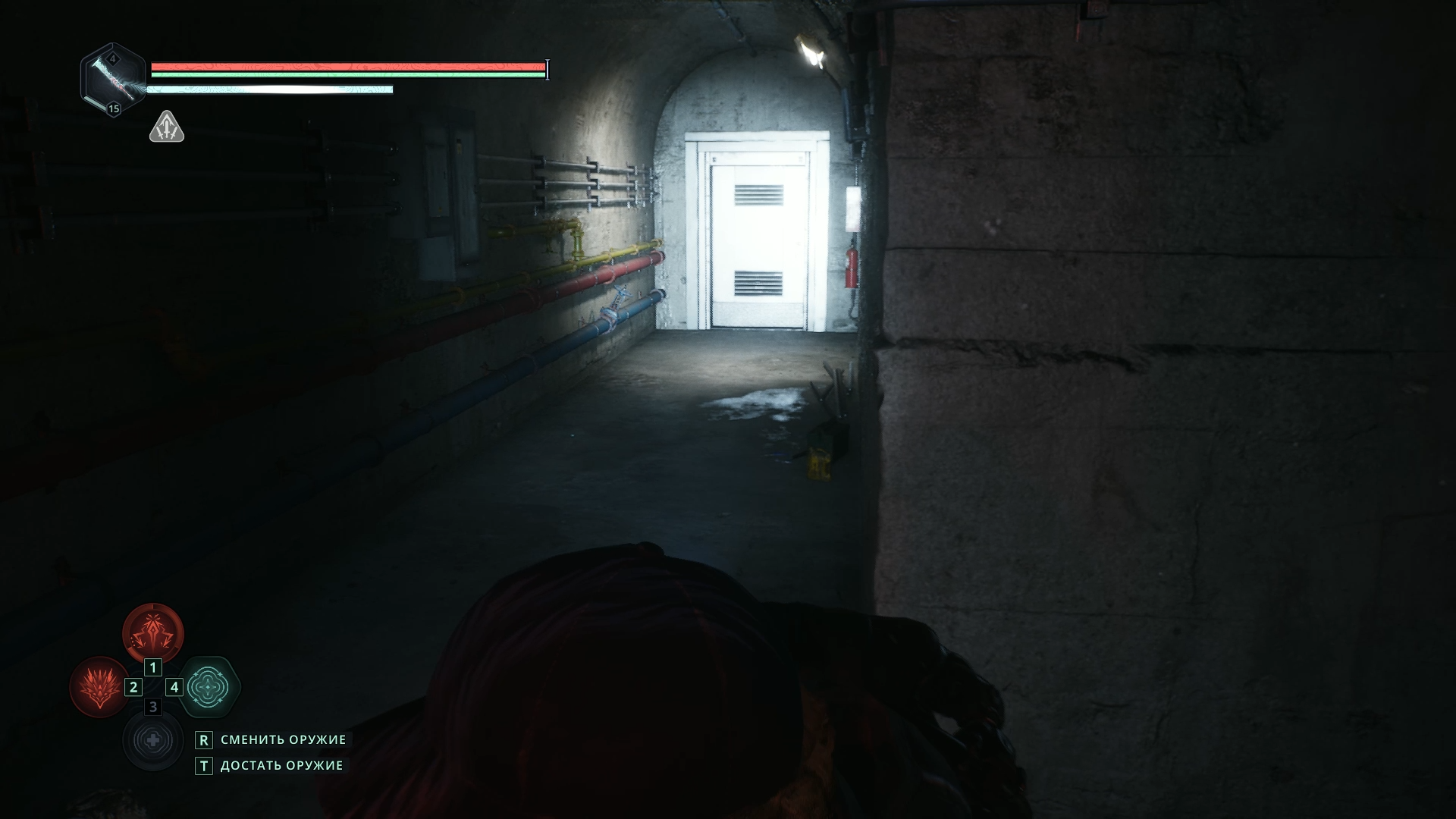 Противники в коридоре между дверями