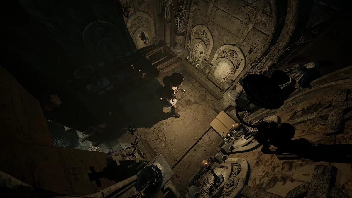 Вторая часть дневника Лазаря на каменной скамье в мавзолее слева от главного входа на кладбище