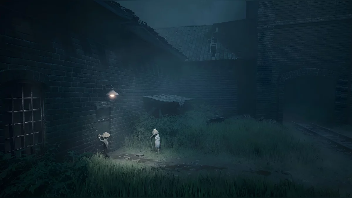 Дверь на противоположной стороне железнодорожных путей