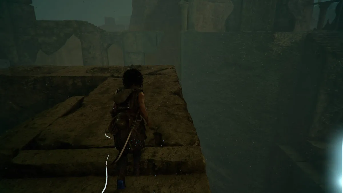 София у белых верёвочных троп спасается от зверя в Resonance: A Plague Tale Legacy