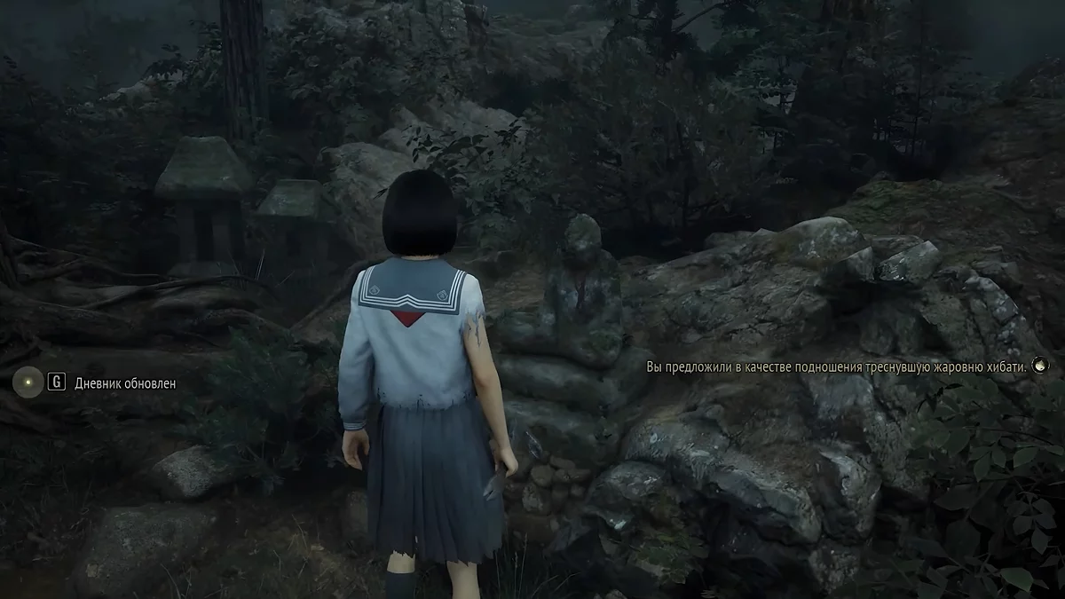 Статуя Дзидзо в нише на тропе Silent Hill f