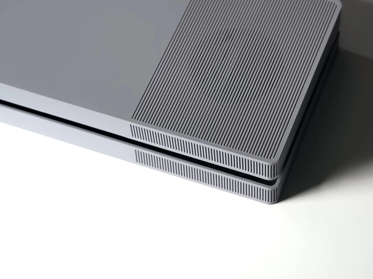PlayStation 5 в горизонтальном положении с панелями BoxPlates
