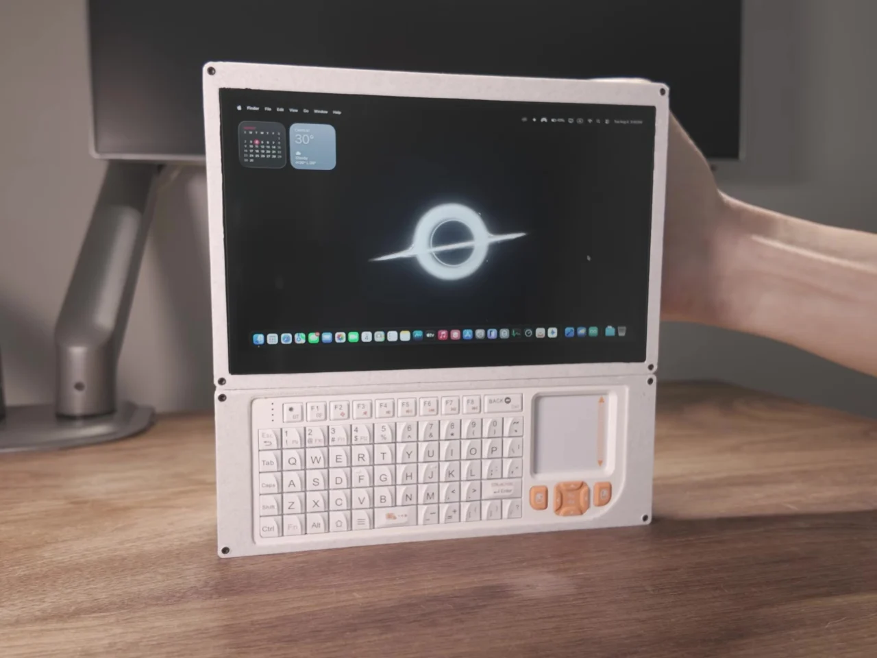 Готовый кибердек Mac Nano на базе платы Mac Mini M4
