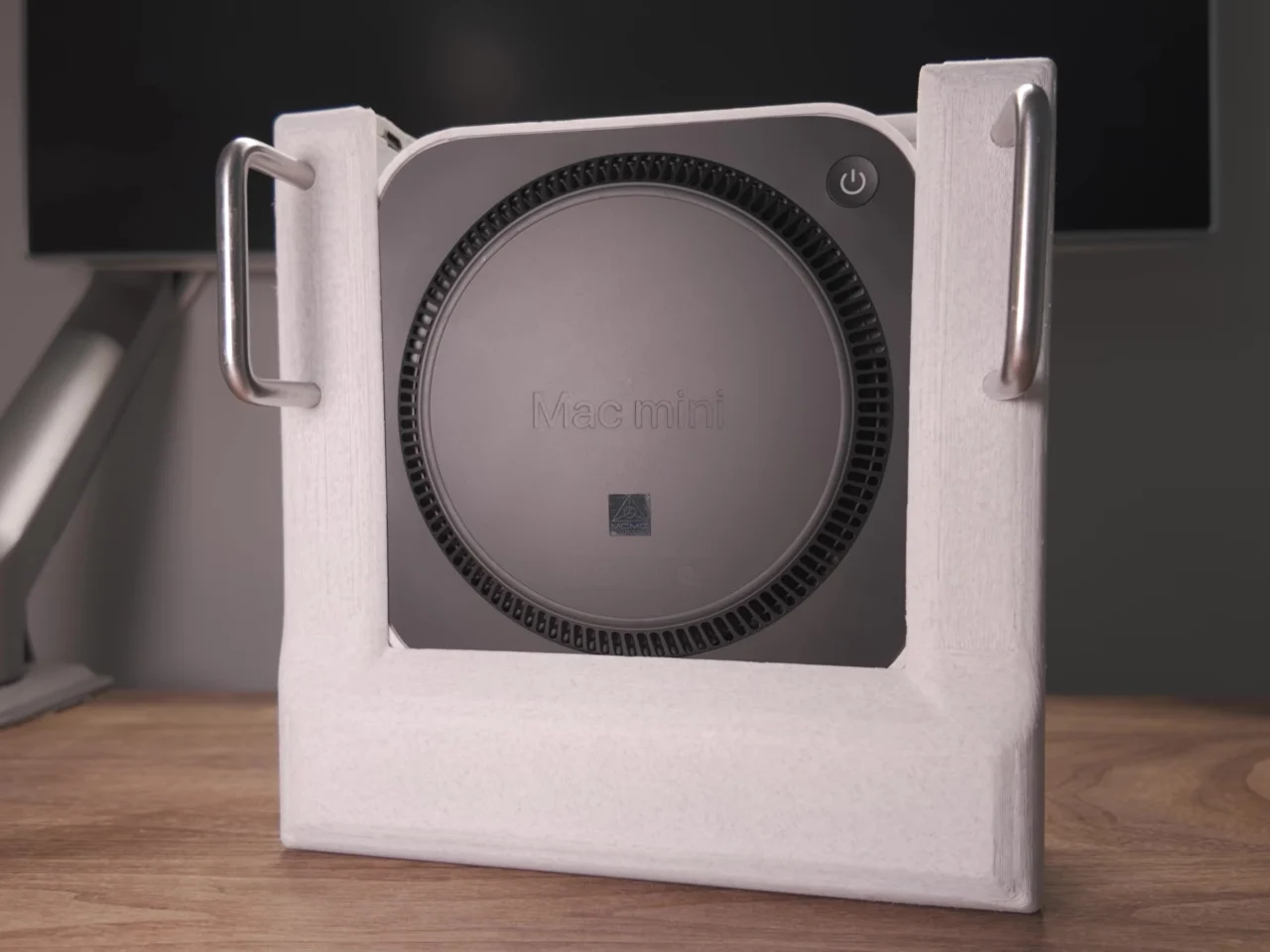 Плата Mac Mini M4 со штатным радиатором и вентилятором Apple