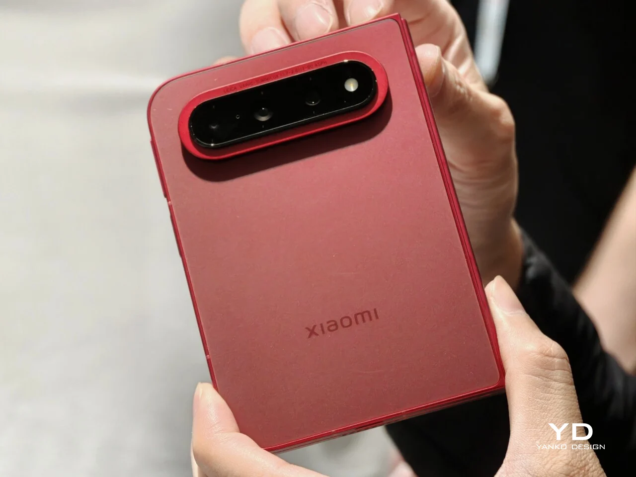 Матовая задняя панель и плоская рамка Xiaomi 18 Fold