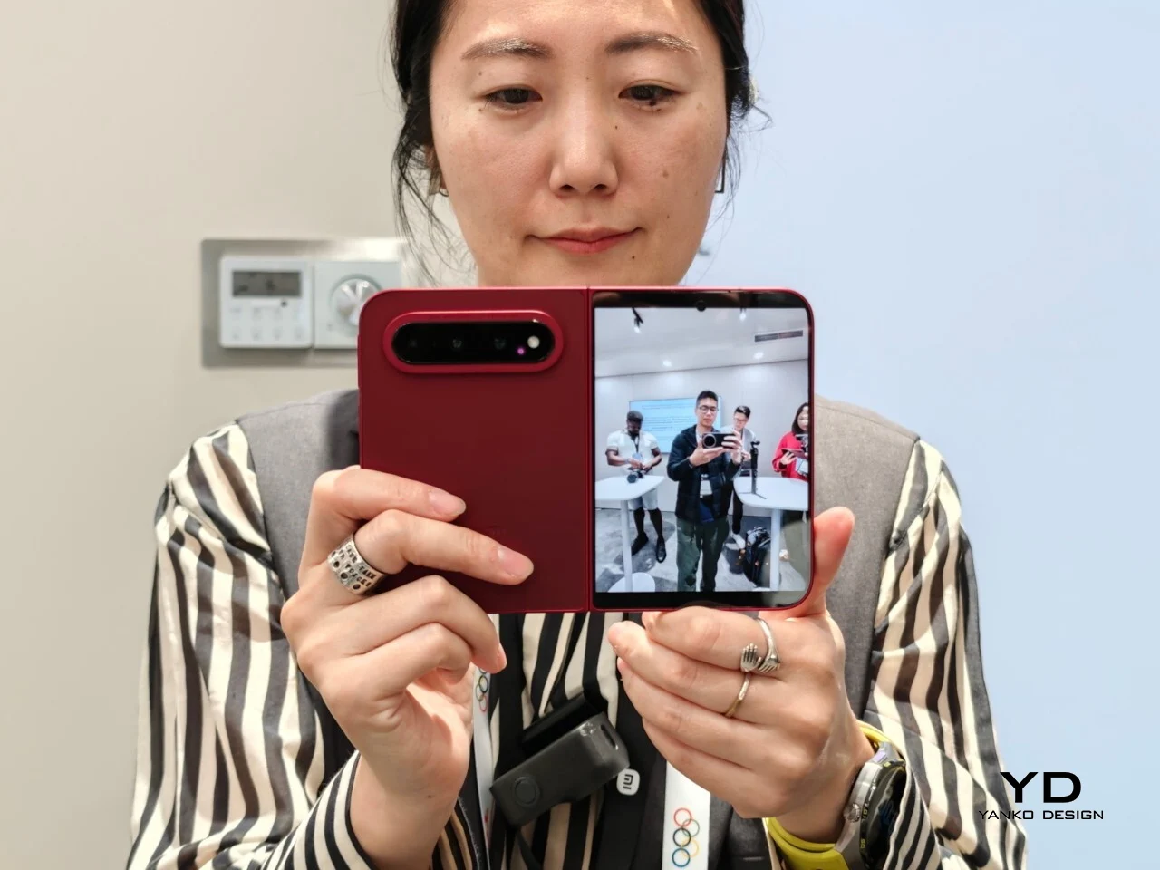 Xiaomi 18 Fold в сложенном состоянии