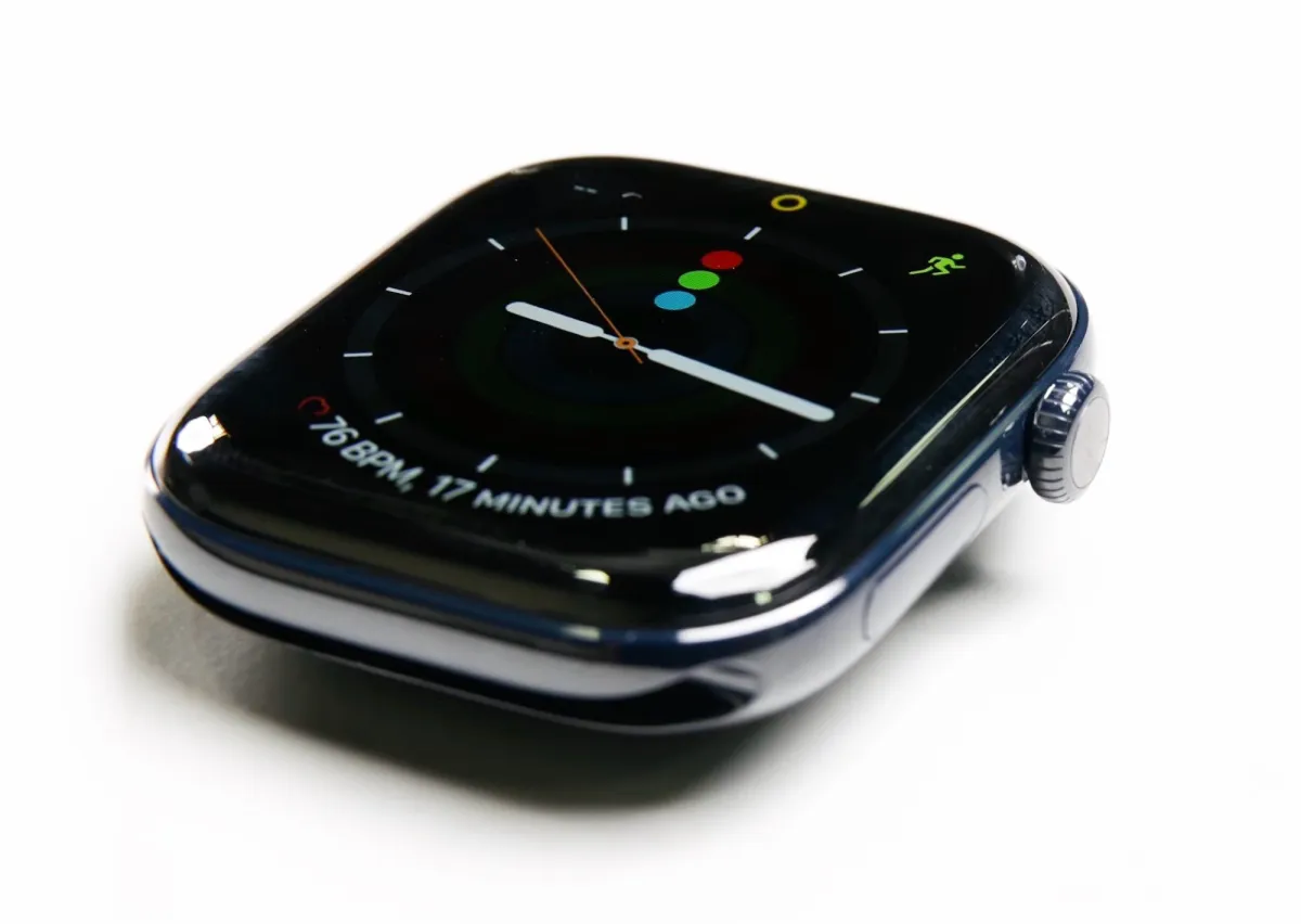Разборка умных часов Apple Watch Series 12