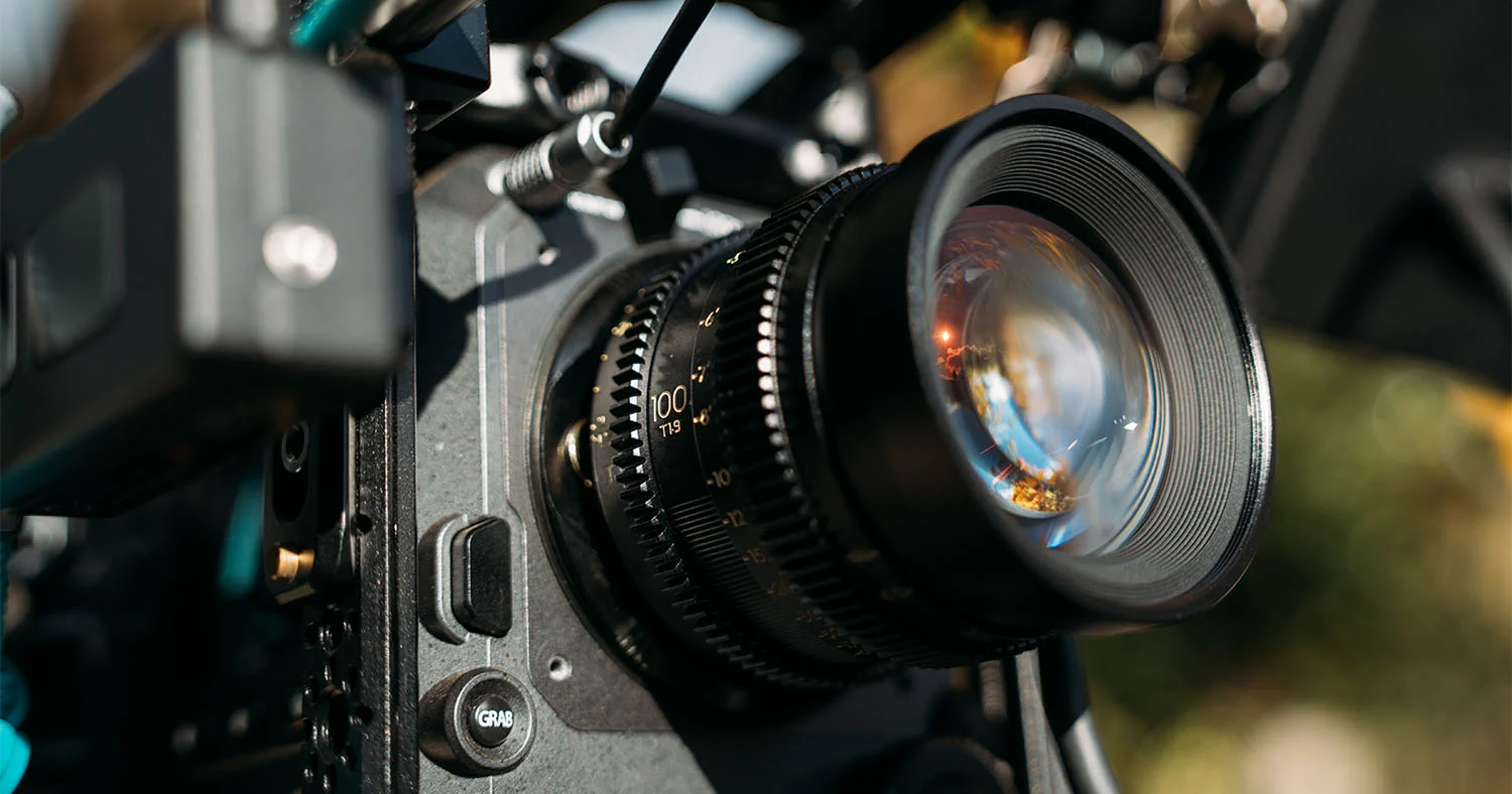 Кинообъектив Thypoch Simera-C 100mm T1.9, вид сбоку