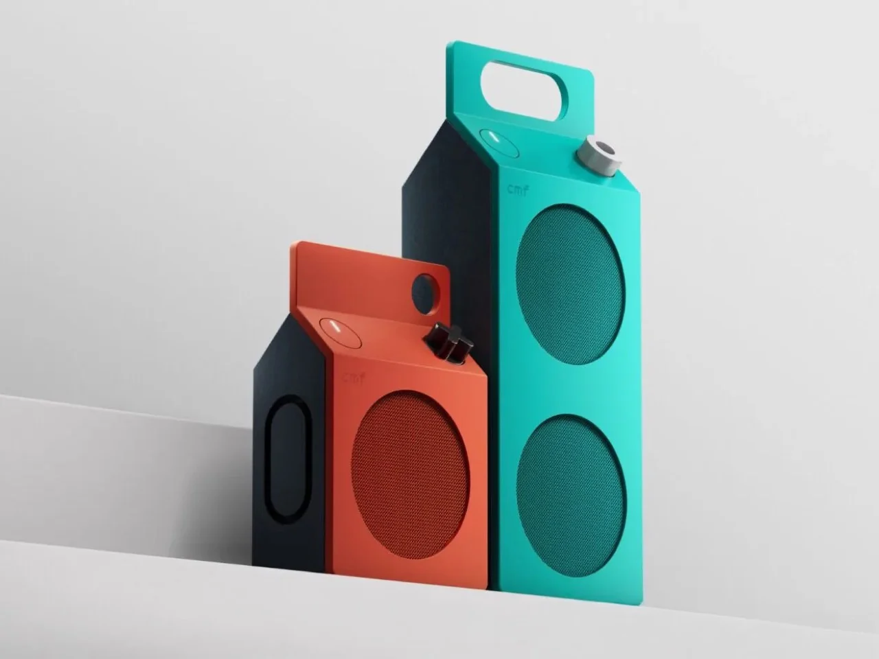 Колонка CMF Speaker оранжевого цвета крупным планом