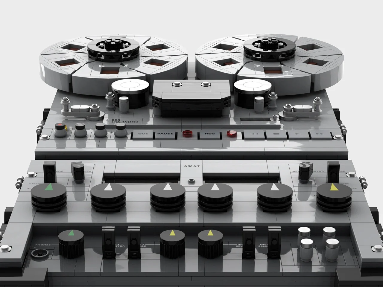 Проект LEGO Ideas от Zo Lee: катушечный дек AKAI из кубиков