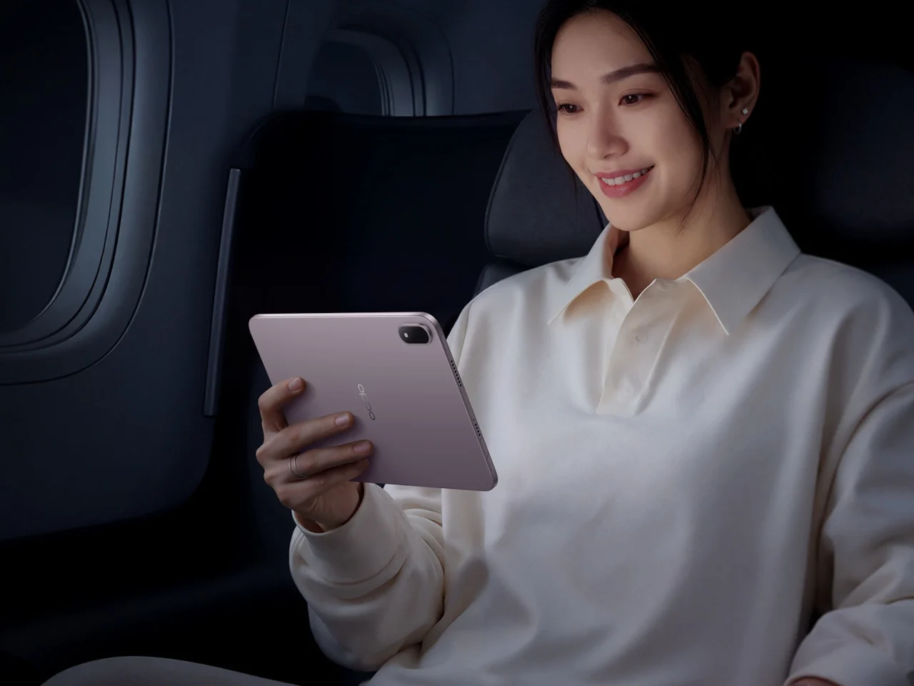 Тонкий корпус планшета OPPO Pad Mini сбоку