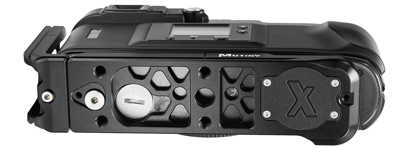 Штативное гнездо Hasselblad XPan, смещённое к краю корпуса