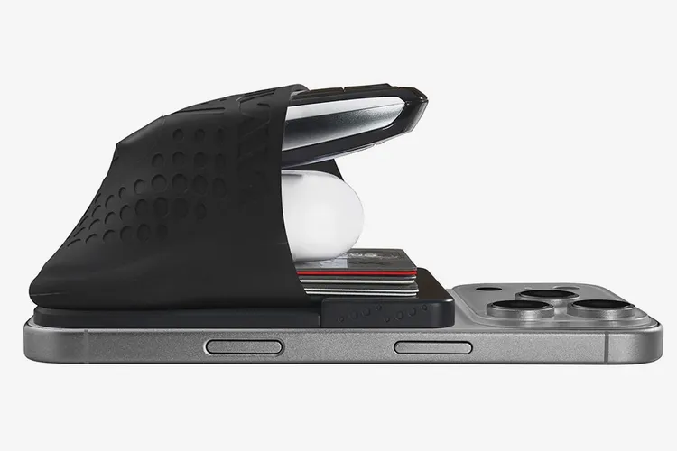 Цветовые варианты MagSafe-кошелька Ninja Labs Flex Pouch