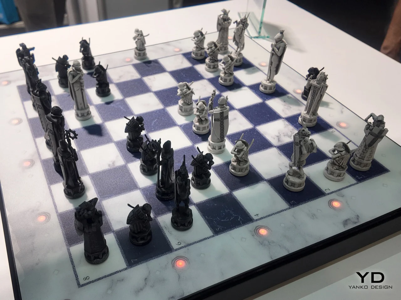Каменные фигуры GoChess с проработанной средневековой пластикой