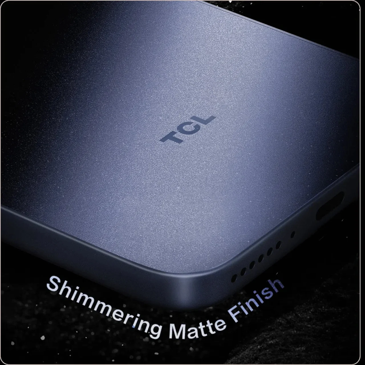 Экран смартфона TCL P80 под прямым солнечным светом