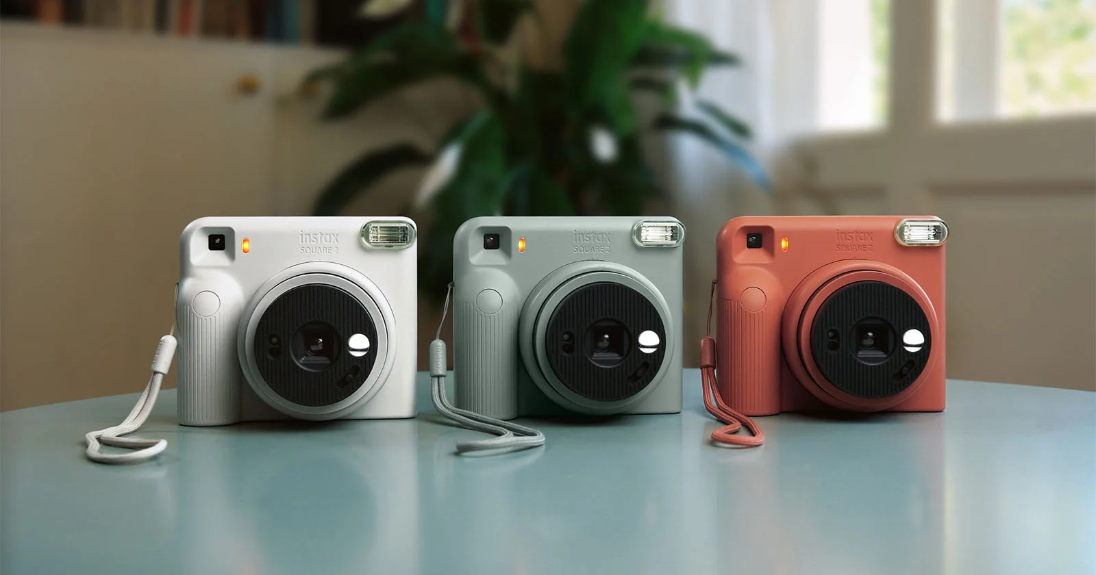 Instax Square 2, вид сбоку