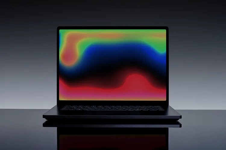 Microsoft Surface Laptop Ultra на суперчипе Nvidia RTX Spark