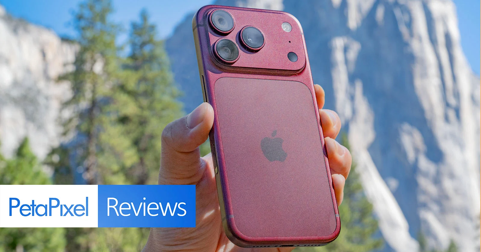 iPhone 18 Pro во время тестирования камеры на улице