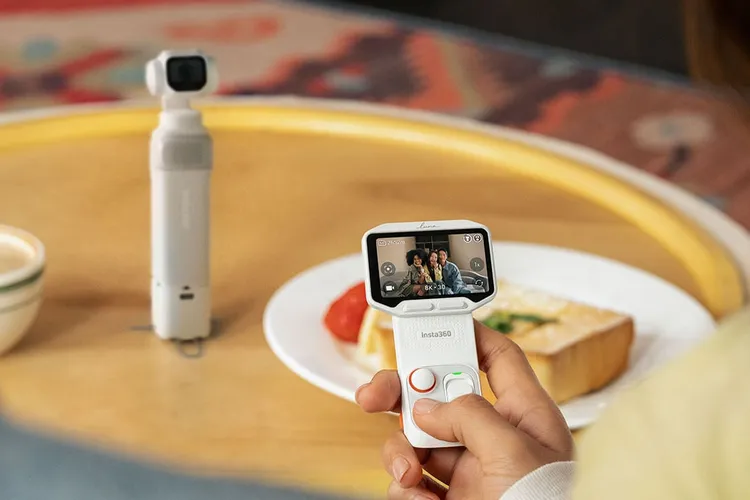 Отсоединяемый OLED-экран камеры Insta360 Luna Pro