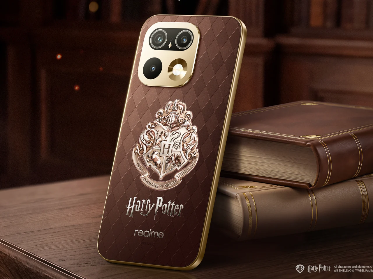 Смартфон realme 16 Pro Harry Potter Edition с коричневой задней панелью под кожу