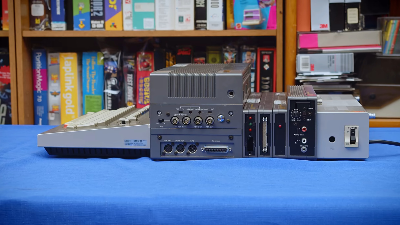 Настольный компьютер Sony SMC-70 1982 года