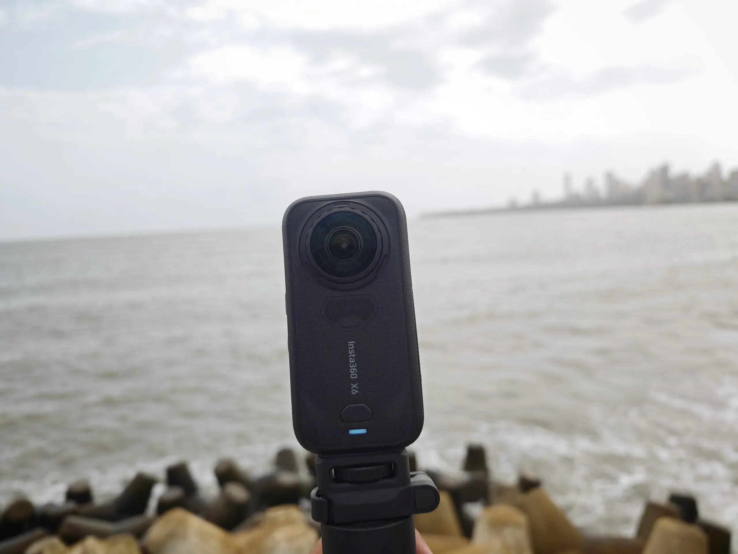Панорамная камера Insta360 X6