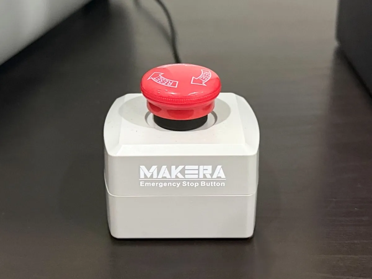 Задняя панель станка Makera Z1 с разъёмами подключения