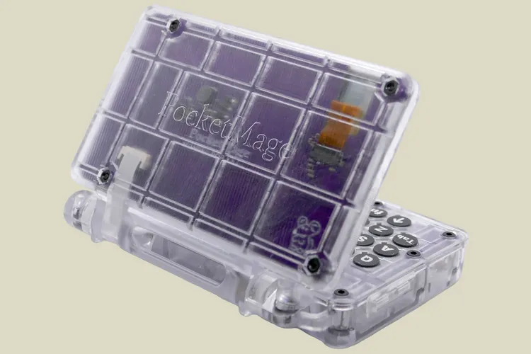 Вспомогательный OLED-дисплей над клавиатурой PocketMage