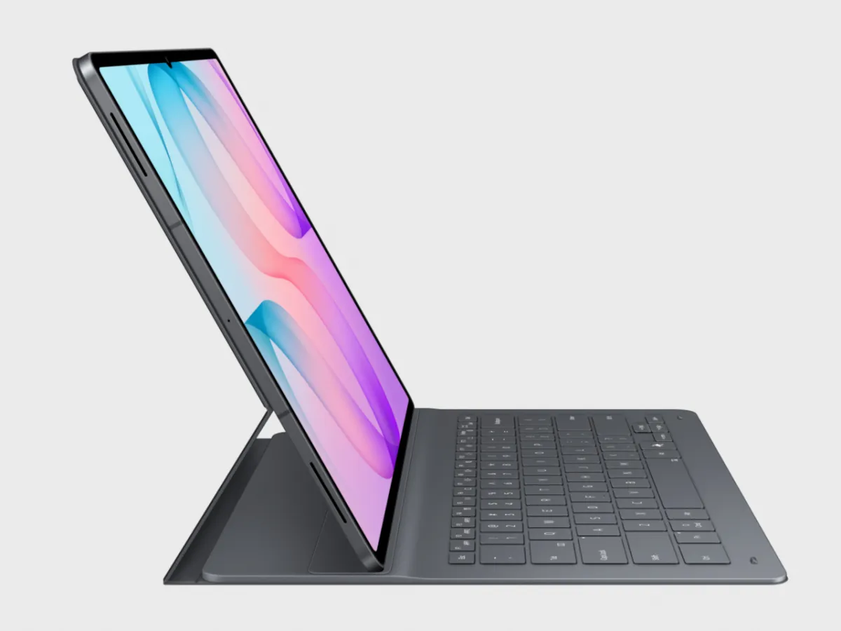 Galaxy Tab S12 с подключённой клавиатурой