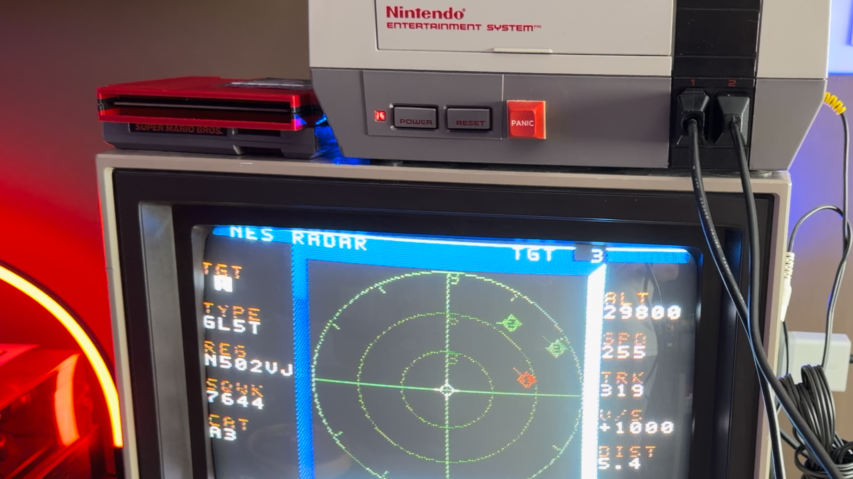 Приставка NES с картриджем NES Radar и самодельным кабелем