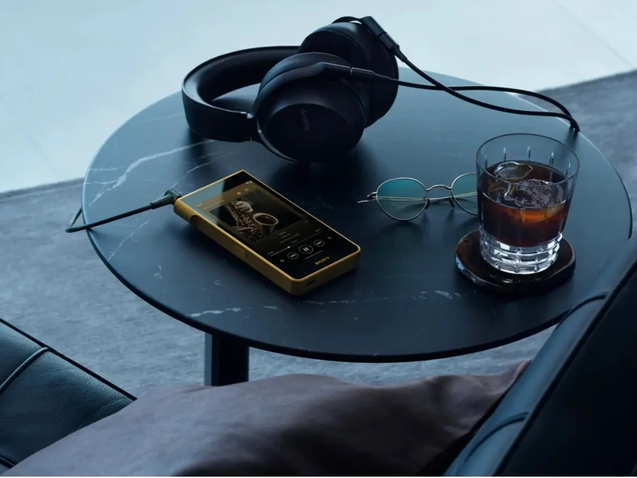 Позолоченный Hi-Fi-плеер Sony Walkman NW-WM1ZM3