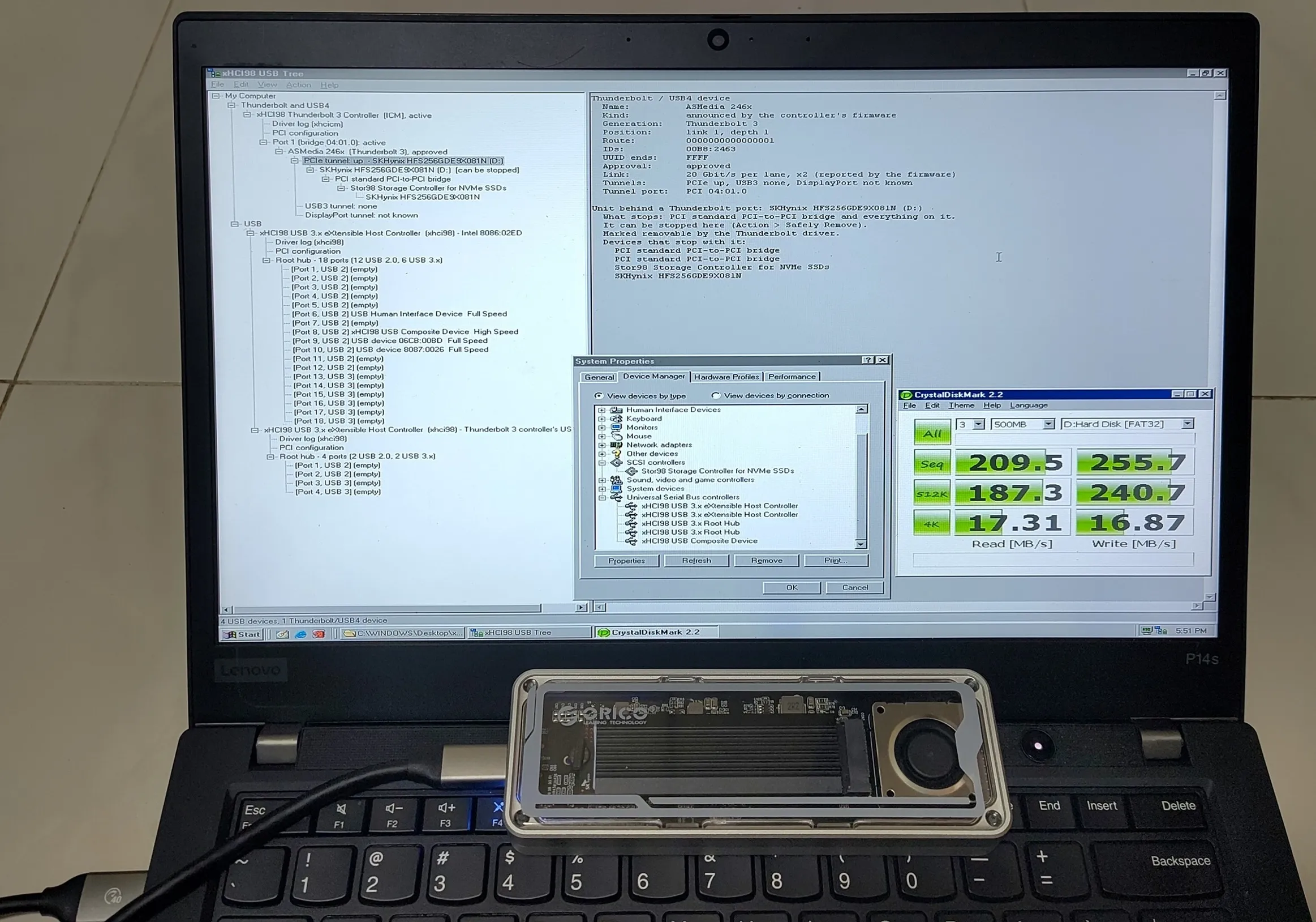 Старый компьютер под управлением Windows 98 с современным USB-подключением