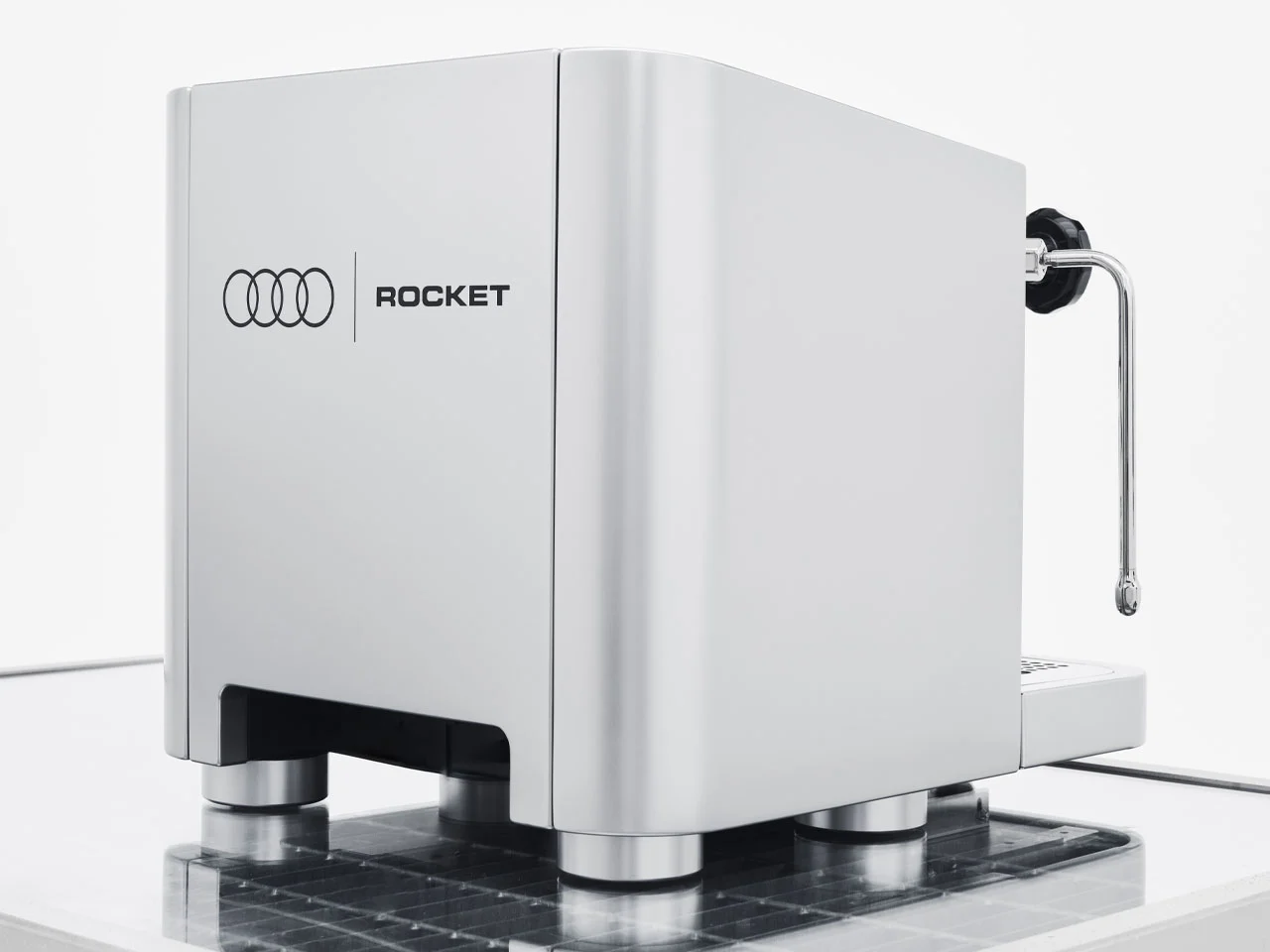 Детали корпуса кофемашины Rocket x Audi крупным планом