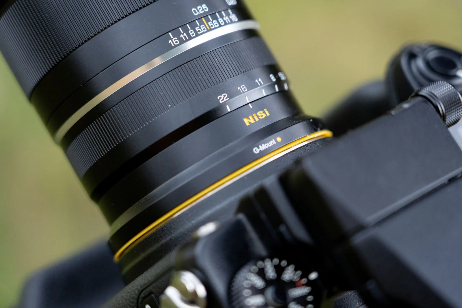 Кольцо фокусировки объектива NiSi 16mm f/2.8 ASPH.