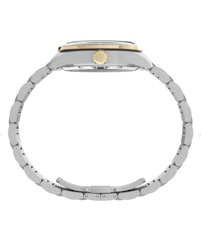 Прозрачная задняя крышка Timex Waterbury Heritage с видом на механизм Miyota