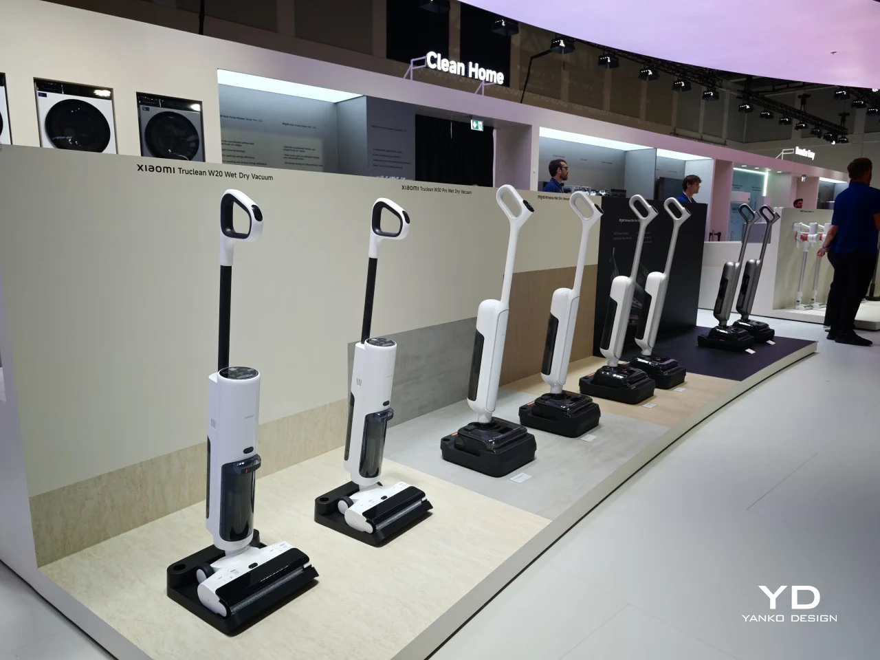 Техника Xiaomi в интерьерной инсталляции стенда