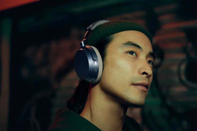 Sennheiser Momentum 5 Wireless с крупными амбушюрами в сдержанном дизайне