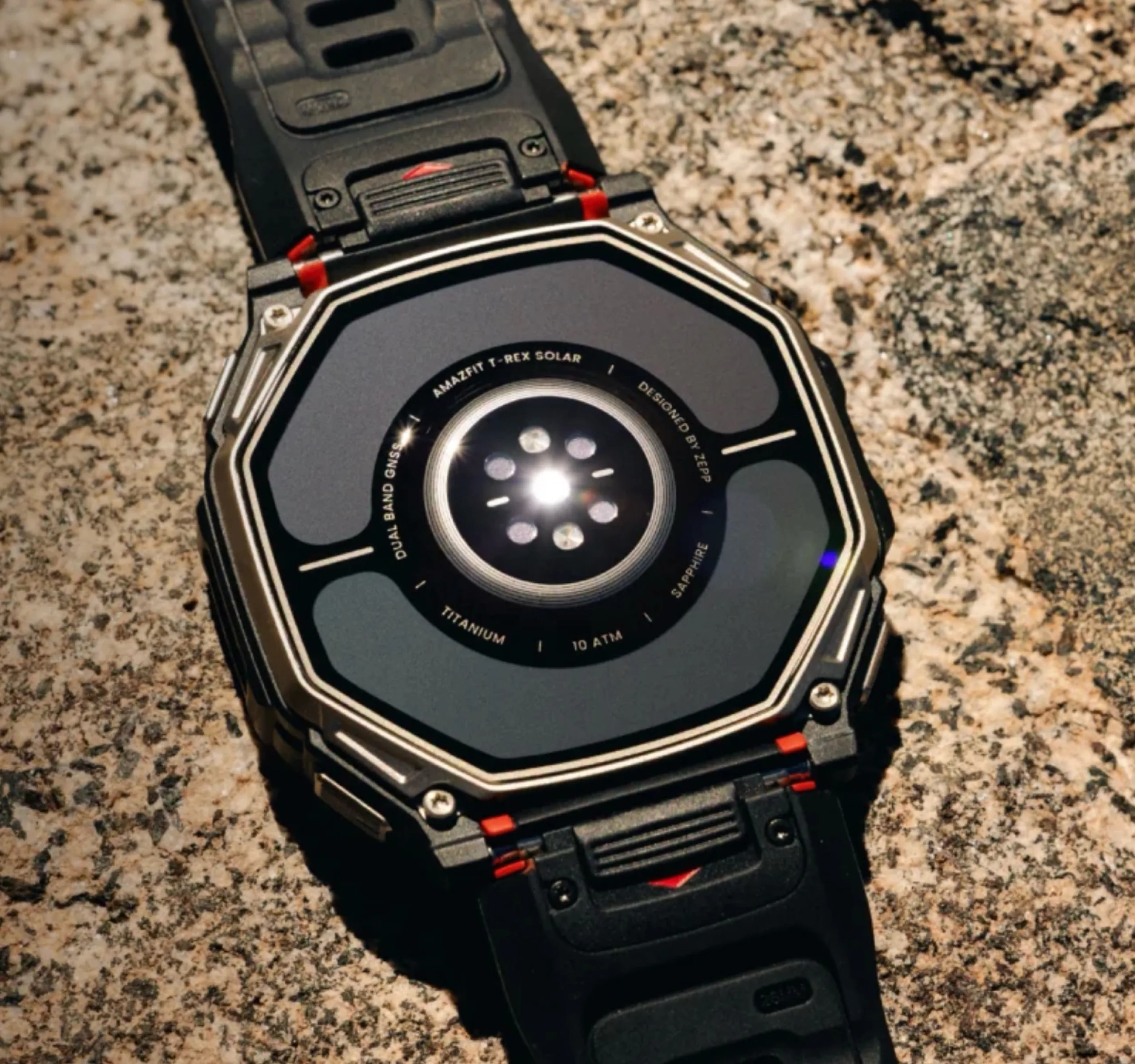 Тыльная стеклокерамическая крышка Amazfit T-Rex Dual Solar с солнечными элементами