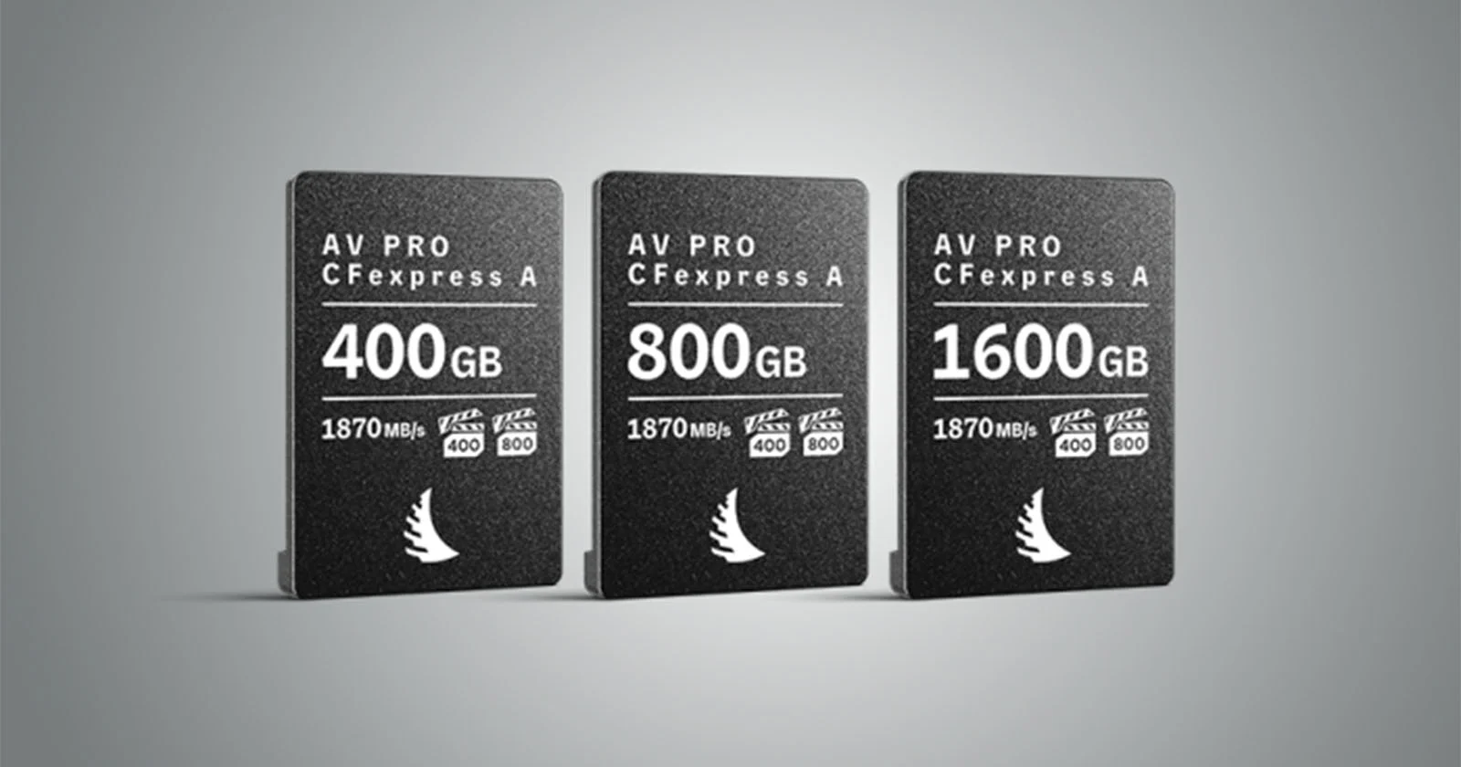 Карта памяти Angelbird AV Pro CFexpress v4 Type A рядом с камерой