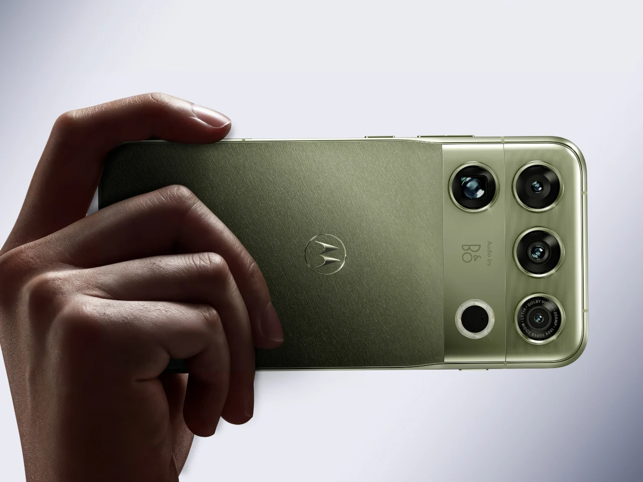 Камерный блок motorola signature 27 с логотипом Bang & Olufsen